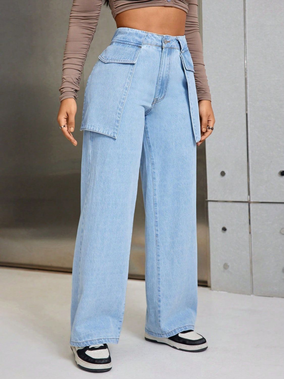 Wide Leg Cargo Jeans