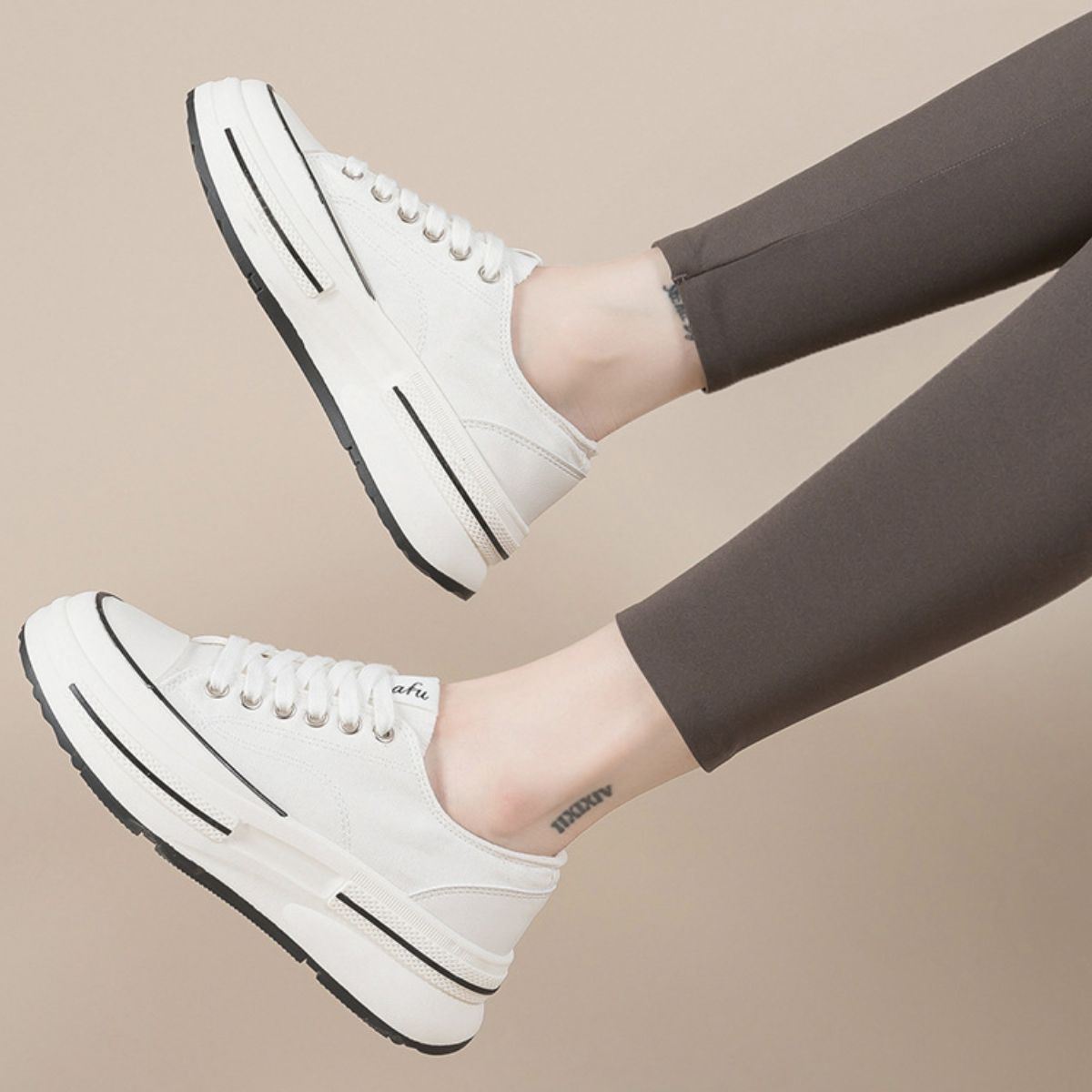 Tie Round Toe Platform Sneakers