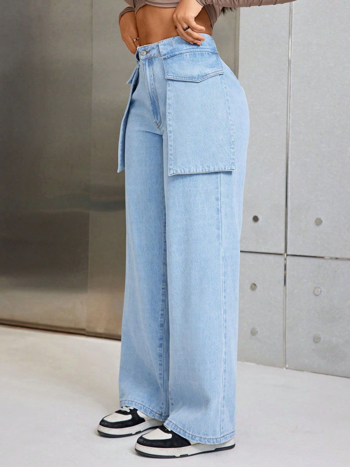 Wide Leg Cargo Jeans